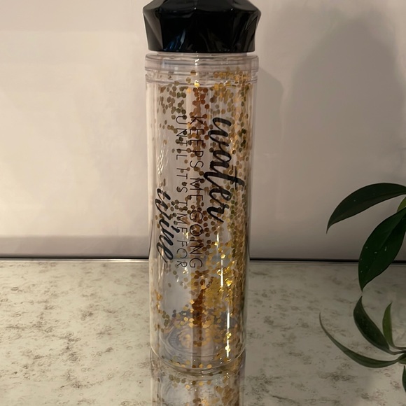 Glitter water bottle - Picture 1 of 4